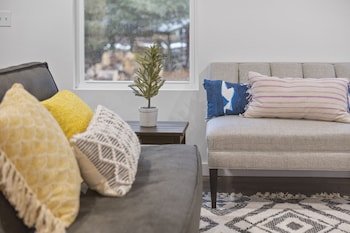 Alpine Country Inn and Suites