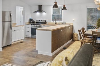 Alpine Country Inn and Suites