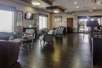 Red River Inn & Suites