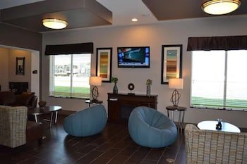 Red River Inn & Suites