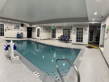 GuestHouse Inn & Suites Lexington