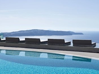 Lilium Santorini Hotel