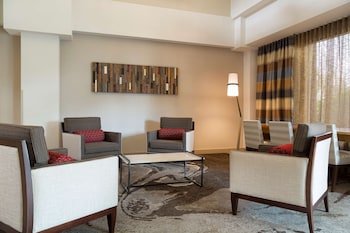 DoubleTree Suites by Hilton Hotel Nashville Airport