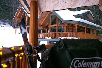 Snow Creek Cabins by Fernie Lodging Company