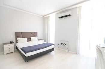 Grande Pensão Residencial Alcobia
