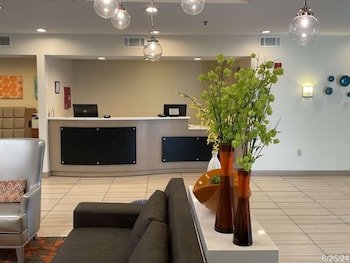Best Western Erie Inn & Suites