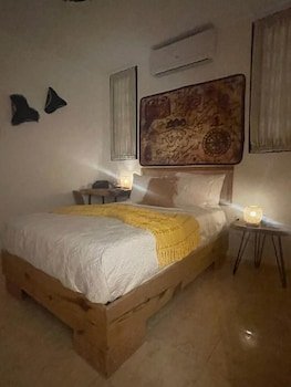 Studio 27 Colonial