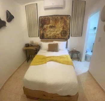 Studio 27 Colonial