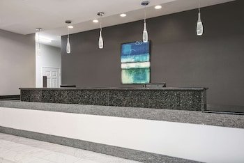 La Quinta Inn & Suites by Wyndham Mercedes