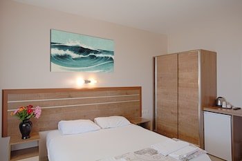 Palm Beach Hotel