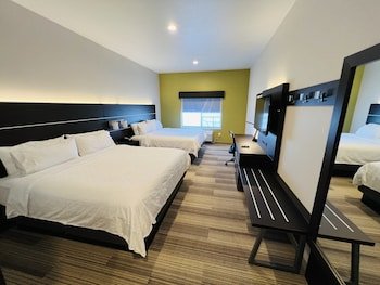 Holiday Inn Express Hotel & Suites Salinas