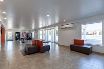 Motel 6 Bryan, TX - University Area