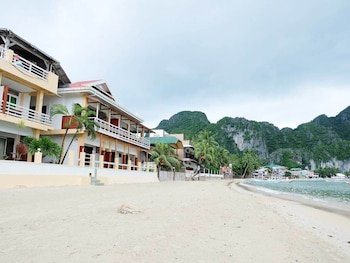 El Nido Beach Hotel