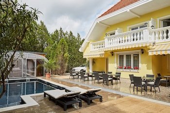 Gold Hause Pansion