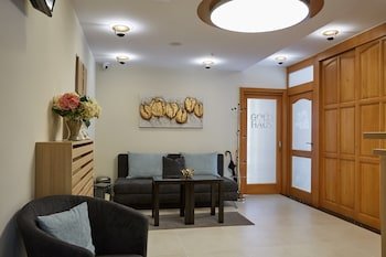 Gold Hause Pansion