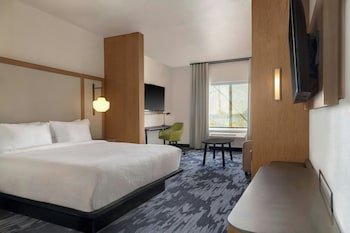 Fairfield Inn & Suites Kansas City at The Legends