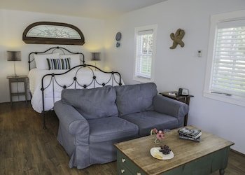 The Inn at Schoolhouse Creek