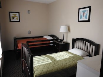 Holiday Inn Express Hotel & Suites Clinton