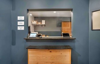 Extended Stay America Select Suites Tallahassee East