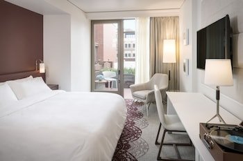 The Elizabeth Hotel