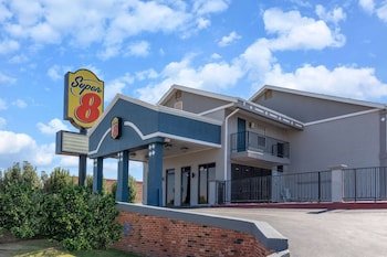 Super 8 by Wyndham Tulsa/Arpt/St Fairgrounds