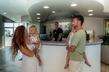 Boardwalk Inn & Suites