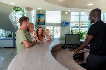 Boardwalk Inn & Suites