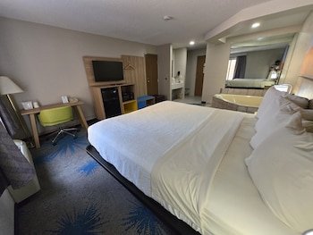 Days Inn by Wyndham Eagle River