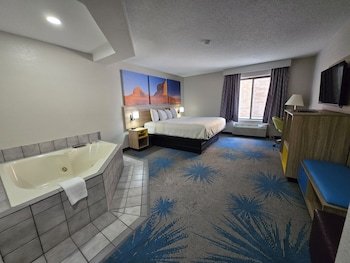 Days Inn by Wyndham Eagle River