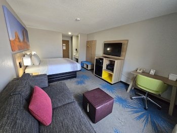 Days Inn by Wyndham Eagle River