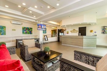 Microtel by Wyndham South Forbes