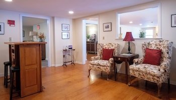 Cooper Hill Inn