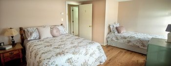 Cooper Hill Inn