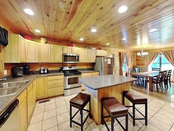 Apple Bear Lodge
