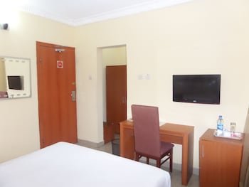 Adna Hotel Limited
