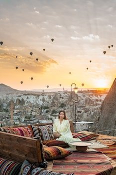 Charming Cave Hotel