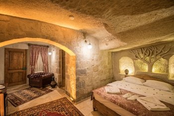 Charming Cave Hotel