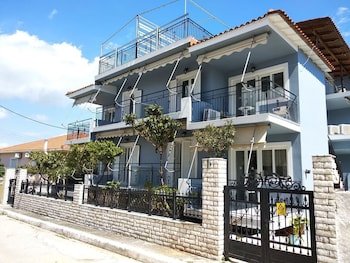 Poseidon Apartments