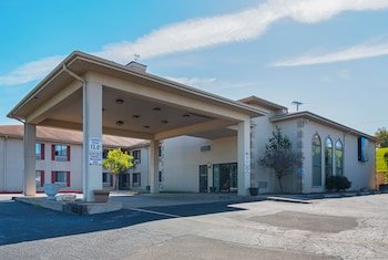 Motel 6 Hannibal