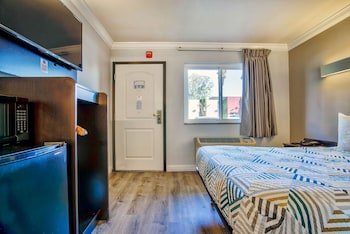 Motel 6 Menifee Sun City CA