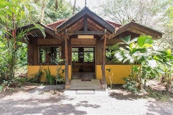 Arenal Oasis Eco Lodge & Wildlife Refuge