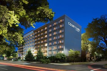 Courtyard by Marriott New Haven at Yale