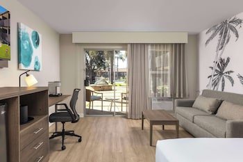 Best Western Plus Pepper Tree Inn