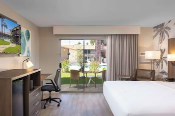 Best Western Plus Pepper Tree Inn