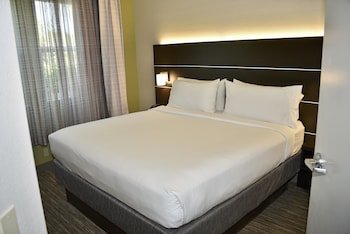 Holiday Inn Express Windsor Sonoma Wine County