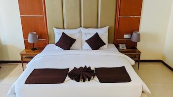 Summerset Continental Hotel By Usuma