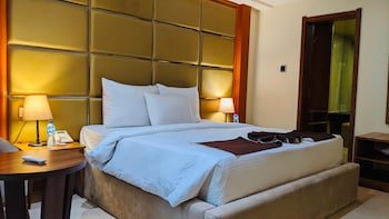 Summerset Continental Hotel By Usuma