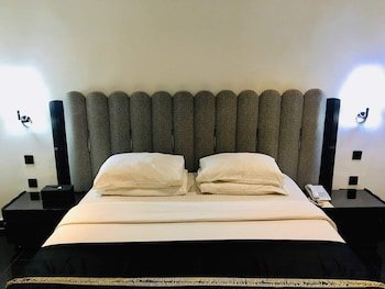 Summerset Continental Hotel By Usuma