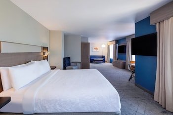 Holiday Inn Express & Suites Turlock - Highway 99