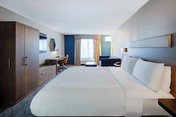 Holiday Inn Express & Suites Turlock - Highway 99